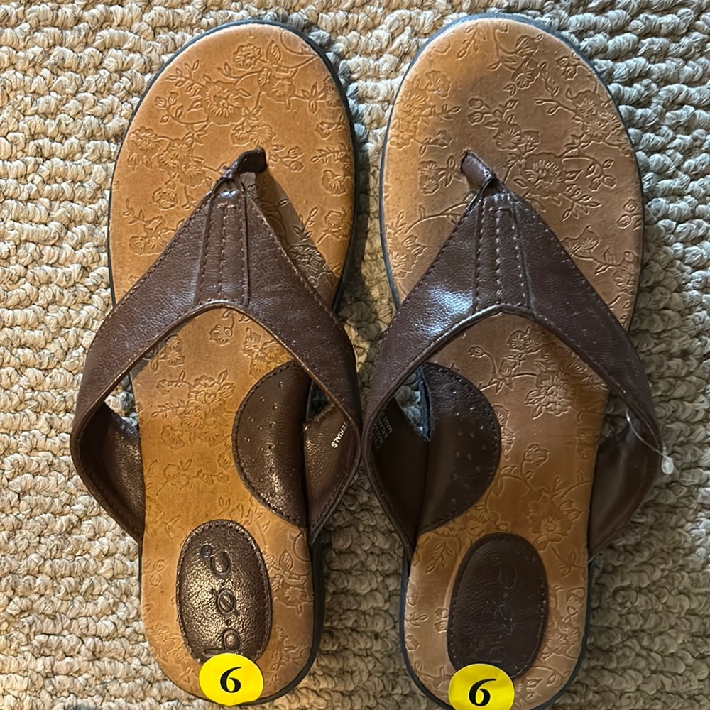 Brand new boc flip flops